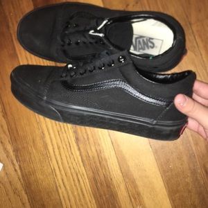 all black vans